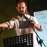 I "poetry slam": competizioni in cui dei poeti si sfidano recitando i propri versi, non limitandosi per� a declamarli, ma dando particolare importanza al ritmo della recitazione e alla teatralit� dei movimenti del corpo (foto di Giuseppe Aresu)